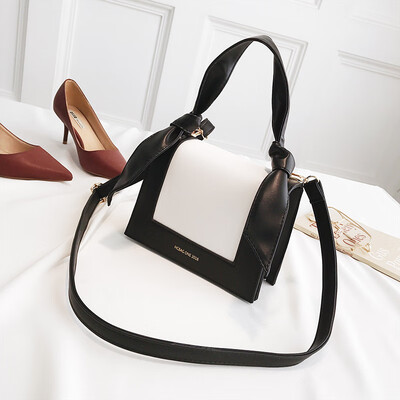 Ins Super Fire Bag Women 2019 New Korean Contrast Handbag Joker Single Shoulder Messenger Bag Fashion Small Square Bag
Ins Super Fire Bag Women 2019 New Korean Contrast Handbag Joker Single Shoulder Messenger Bag Fashion Small Square Bag