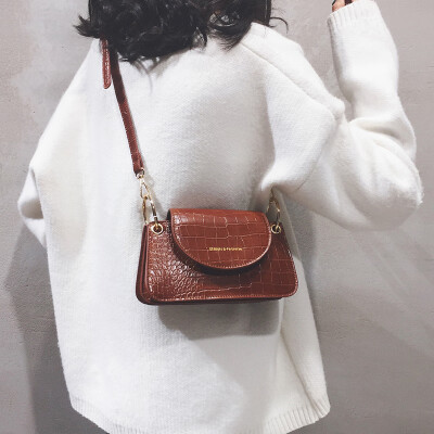 French niche texture bag female 2019 new fashion high sense crocodile pattern wild shoulder slung small square bag
French niche texture bag female 2019 new fashion high sense crocodile pattern wild shoulder slung small square bag