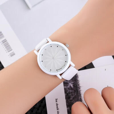 2018 Band Analog Pure Color hand clock women Simple Temperament Quartz watch Fashionable Business ladies wristwatches D
2018 Band Analog Pure Color hand clock women Simple Temperament Quartz watch Fashionable Business ladies wristwatches D