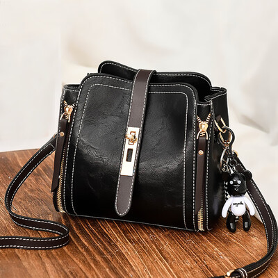 Ins Super Fire Female Baitao Korean version of retro recreational small square bag with one shoulder slanting adjustable
Ins Super Fire Female Baitao Korean version of retro recreational small square bag with one shoulder slanting adjustable