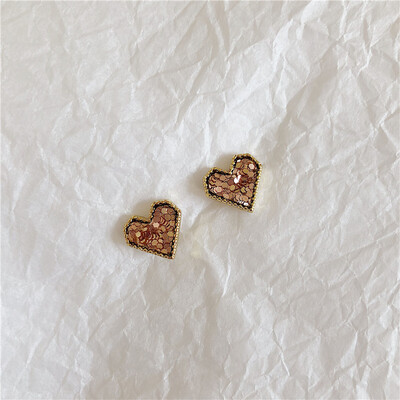 2019 new summer brand design hand-made embossed love small earrings generous minimalist gift Korean earrings for women
2019 new summer brand design hand-made embossed love small earrings generous minimalist gift Korean earrings for women