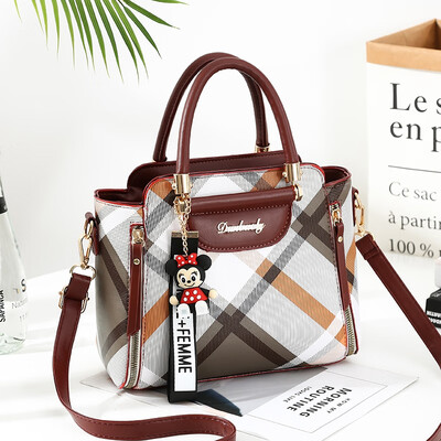 Summer on the new bag womens bag tide Korean shoulder bag messenger bag fashion ladies Joker handbag
Summer on the new bag womens bag tide Korean shoulder bag messenger bag fashion ladies Joker handbag