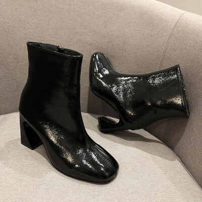 High-heeled Shoes Womens Rough-heeled Autumn Square Head&Side Zipper Painted Black British Wind Martin Boots
High-heeled Shoes Womens Rough-heeled Autumn Square Head&Side Zipper Painted Black British Wind Martin Boots