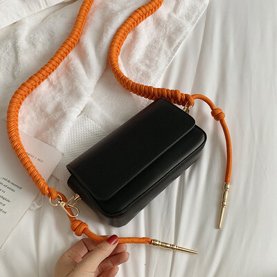 Net red small bag female bag new 2019 tide Korean version of the wild Messenger bag fashion texture shoulder personality small square bag
Net red small bag female bag new 2019 tide Korean version of the wild Messenger bag fashion texture shoulder personality small square bag