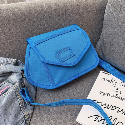 Canvas bag female Korean version of the wild simple broadband shoulder diagonal package fashion casual small square pack
Canvas bag female Korean version of the wild simple broadband shoulder diagonal package fashion casual small square pack