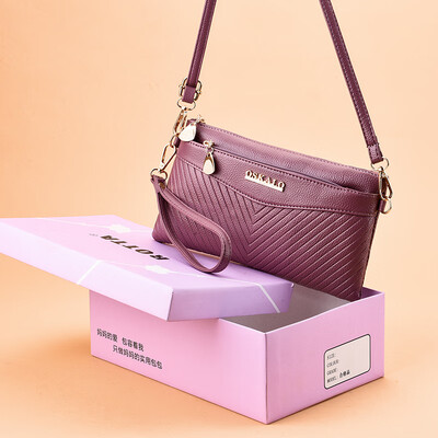 Middle-aged mother womens bag Korean Messenger bag soft leather small elderly satchel shopping bag shoulder bag
Middle-aged mother womens bag Korean Messenger bag soft leather small elderly satchel shopping bag shoulder bag