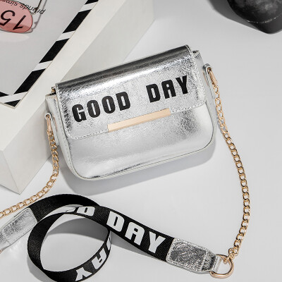Summer Female Tide Chain Single Shoulder Slant Bag Korean Version Baitao Simple Small Square Bag Fashion Slant
Summer Female Tide Chain Single Shoulder Slant Bag Korean Version Baitao Simple Small Square Bag Fashion Slant