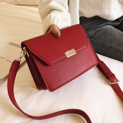 Hong Kong style retro texture bag female 2019 new Korean version of the wild single shoulder slung fashion simple casual small square bag
Hong Kong style retro texture bag female 2019 new Korean version of the wild single shoulder slung fashion simple casual small square bag