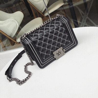 Lingge chain bag handbag 2019 new Messenger bag small bag Korean version of the shoulder bag simple small fragrance chic bag
Lingge chain bag handbag 2019 new Messenger bag small bag Korean version of the shoulder bag simple small fragrance chic bag