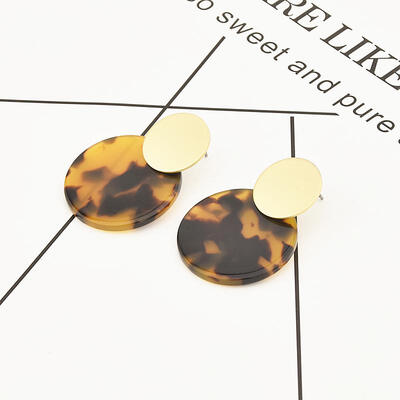 Korean New Round Earrings Resin Black White Acetic Acid Dangle Drop Earrings For Women Statement Earings Fashion Jewelry 2019
Korean New Round Earrings Resin Black White Acetic Acid Dangle Drop Earrings For Women Statement Earings Fashion Jewelry 2019