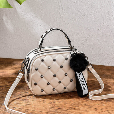 Womens Bag Fashion Ins Net Red Texture Slant Small Bag Korean Edition Student Hand-held 2008 Tide
Womens Bag Fashion Ins Net Red Texture Slant Small Bag Korean Edition Student Hand-held 2008 Tide
