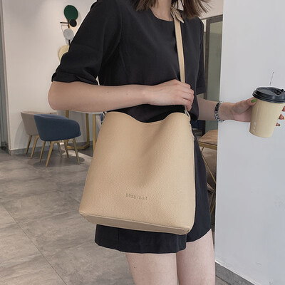 Net red simple small bag summer popular female bag new 2019 Korean version of the wild bucket bag shoulder bag Messenger bag
Net red simple small bag summer popular female bag new 2019 Korean version of the wild bucket bag shoulder bag Messenger bag