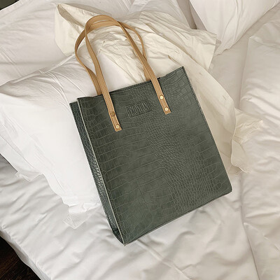 Korean version 2019 new Korean version large capacity handheld bag fashion 100 lap texture single shoulder bag
Korean version 2019 new Korean version large capacity handheld bag fashion 100 lap texture single shoulder bag