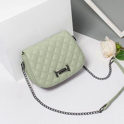 In summer the Korean version of the summer womens tide slanted a single shoulder chain rhomboid white fairy bag
In summer the Korean version of the summer womens tide slanted a single shoulder chain rhomboid white fairy bag
