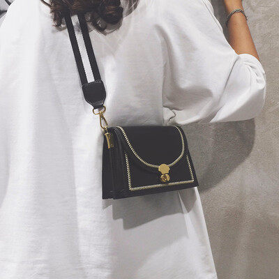 Summer small fresh messenger bag wild fashion fashion shoulder bag handbag 2019 new tide net red Sen small bag
Summer small fresh messenger bag wild fashion fashion shoulder bag handbag 2019 new tide net red Sen small bag