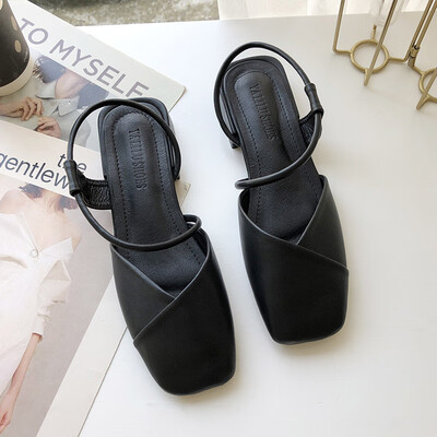 Summer Korean version of the hundred-set granny shoes low-heeled retro square head cross-top sandals woman
Summer Korean version of the hundred-set granny shoes low-heeled retro square head cross-top sandals woman