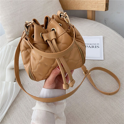 Net red Lingge bag fashion ins mini bucket bag new 2019 Korean version of Joker shoulder slung bag
Net red Lingge bag fashion ins mini bucket bag new 2019 Korean version of Joker shoulder slung bag