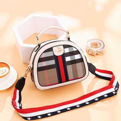 Simple small bag female 2019 new cool Korean version of the wild Messenger bag saddle bag fashion shoulder bag handbag
Simple small bag female 2019 new cool Korean version of the wild Messenger bag saddle bag fashion shoulder bag handbag