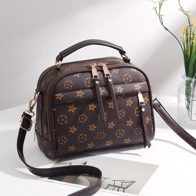 In the bag female 2019 new cool female bag Korean version of the fresh small fragrance fashion single shoulder Messenger bag
In the bag female 2019 new cool female bag Korean version of the fresh small fragrance fashion single shoulder Messenger bag