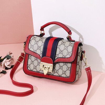 Summer female Korean wave simple ladies shoulder slung portable womens fashion small square bag
Summer female Korean wave simple ladies shoulder slung portable womens fashion small square bag