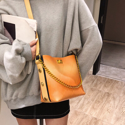 Qiao Bani 2019 new South Korea ins fashion street shoot chain hippie bucket bag trend single shoulder diagonal handbag
Qiao Bani 2019 new South Korea ins fashion street shoot chain hippie bucket bag trend single shoulder diagonal handbag