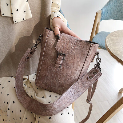 Bags handbags 2019 new Korean fashion wild large capacity crocodile pattern shoulder Messenger bag steamer bag
Bags handbags 2019 new Korean fashion wild large capacity crocodile pattern shoulder Messenger bag steamer bag