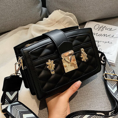 Xiaoxiangfeng rhombog bag woman 2019 new Korean version fashion hundred with one shoulder slanted small square bag
Xiaoxiangfeng rhombog bag woman 2019 new Korean version fashion hundred with one shoulder slanted small square bag