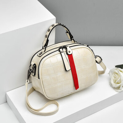 On the new female spring style the quality of the bag is stylish&the womens bag with a single shoulder is full of foreign ai
On the new female spring style the quality of the bag is stylish&the womens bag with a single shoulder is full of foreign ai