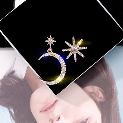 Aretes de mujer modernos 2018 design zircon stars moon asymmetrical pendant earrings temperament Korean earrings for women
Aretes de mujer modernos 2018 design zircon stars moon asymmetrical pendant earrings temperament Korean earrings for women
