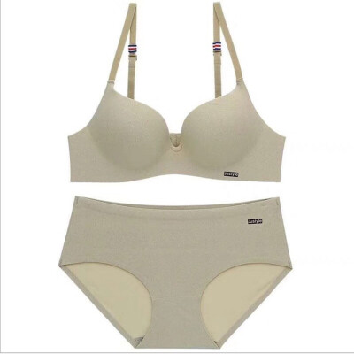 Women Push Up Bra Seamless 1PC Deep V Gather Wireless 34 Cup Comfortable Bralette Female Lingerie Intimate
Women Push Up Bra Seamless 1PC Deep V Gather Wireless 34 Cup Comfortable Bralette Female Lingerie Intimate