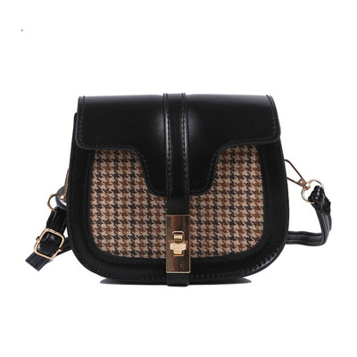 Women Fashion Casual Messenger Bag Crossbody Bag Plaid Pattern Stitching Buckle Messenger Bag Retro Saddle Bag bolsa feminina
Women Fashion Casual Messenger Bag Crossbody Bag Plaid Pattern Stitching Buckle Messenger Bag Retro Saddle Bag bolsa feminina