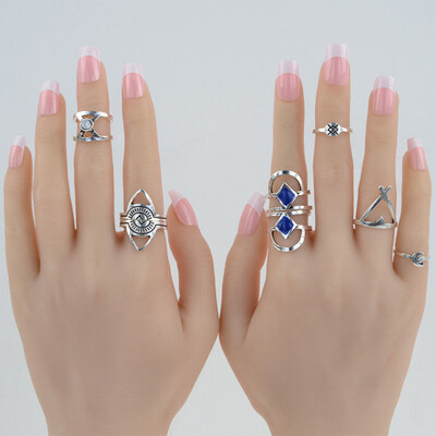 Bohemian Vintage Jewelry Geometry Diamond Arrow Shaped Gemstones Hollow Carved Ring Set
Bohemian Vintage Jewelry Geometry Diamond Arrow Shaped Gemstones Hollow Carved Ring Set