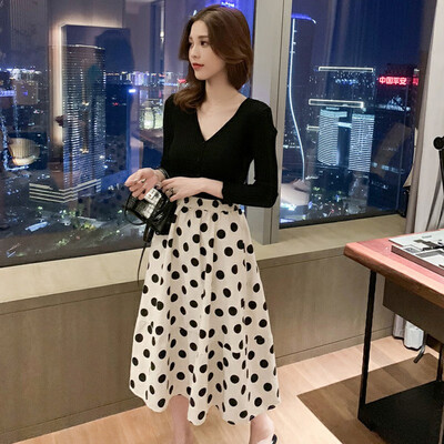 Women Small Fragrance Wind Long Sleeve V-Neck Two-Piece Set SweaterPolka Dot Print Skirt Suit 2 Pieces
Women Small Fragrance Wind Long Sleeve V-Neck Two-Piece Set SweaterPolka Dot Print Skirt Suit 2 Pieces