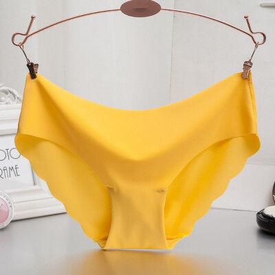 Women Sexy Low-Rise Briefs Ice Silk Seamless Wavy Edge Breathable Panties Solid Color Plus Size Briefs
Women Sexy Low-Rise Briefs Ice Silk Seamless Wavy Edge Breathable Panties Solid Color Plus Size Briefs