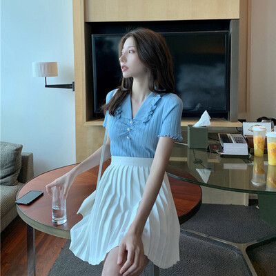 Wooden ear versatile sweet Slim doll collar female T-shirt fashion sweet beads decorative comfort wild shirt
Wooden ear versatile sweet Slim doll collar female T-shirt fashion sweet beads decorative comfort wild shirt