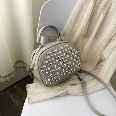 Tailored Luxury Leather Handbag For Women Casual Shoulder Messenger Bag Fanshion Tote
Tailored Luxury Leather Handbag For Women Casual Shoulder Messenger Bag Fanshion Tote