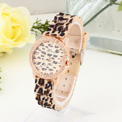 Женева Повседневная Женская Мода Сексуальный Leopard Желе Силиконовые Кварцевые Наручные Часы
Женева Повседневная Женская Мода Сексуальный Leopard Желе Силиконовые Кварцевые Наручные Часы