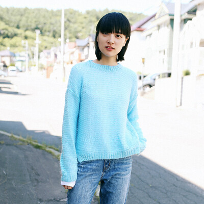 And with pure Raincun C6140 mohair sweater female head straight short solid color sweater shirt sky blue C6140L60L
And with pure Raincun C6140 mohair sweater female head straight short solid color sweater shirt sky blue C6140L60L