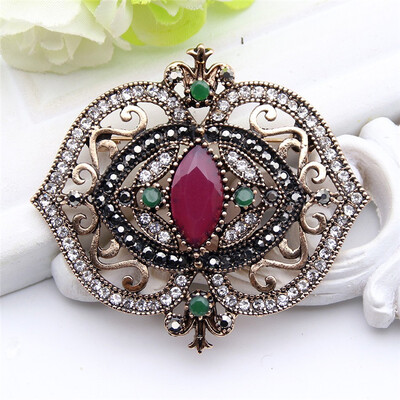 Vintage Turkish Women Flower Heart Brooch Pins Symmetrical Hollow Arabesque Brooches Broches Antique Gold Color Resin Jewelry
Vintage Turkish Women Flower Heart Brooch Pins Symmetrical Hollow Arabesque Brooches Broches Antique Gold Color Resin Jewelry