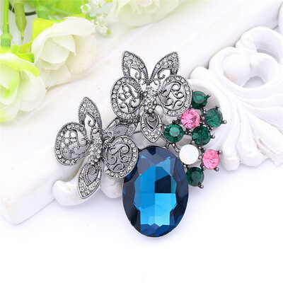 Fashion Women Flower Brooch Pins Big Crystal Jewelry Pin Retro Hollow Out Flowers Brooches Broches Ladies Hijab Lapel Scarf Pin
Fashion Women Flower Brooch Pins Big Crystal Jewelry Pin Retro Hollow Out Flowers Brooches Broches Ladies Hijab Lapel Scarf Pin