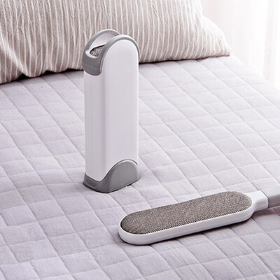 Melody strong clothing sticky hair brush to brush household long handle woolen coat hair removal sheet dusting sticky brush
Melody strong clothing sticky hair brush to brush household long handle woolen coat hair removal sheet dusting sticky brush