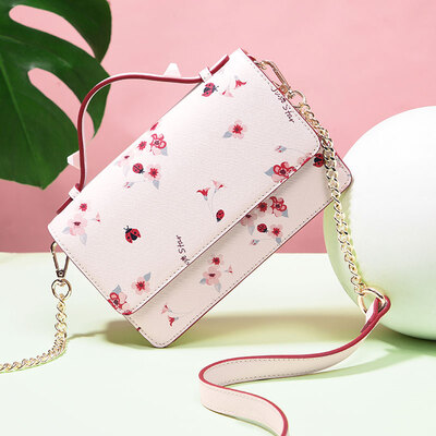 Ou Shina JUST STAR handbags Messenger bag ladies bag small floral small square bag casual chain shoulder bag female 832 dark blue
Ou Shina JUST STAR handbags Messenger bag ladies bag small floral small square bag casual chain shoulder bag female 832 dark blue