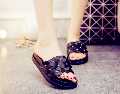 Simi Xu summer mixed color candy shoes rivets female sandals exposed toe mule slippers home black&white punk style jelly plast
Simi Xu summer mixed color candy shoes rivets female sandals exposed toe mule slippers home black&white punk style jelly plast