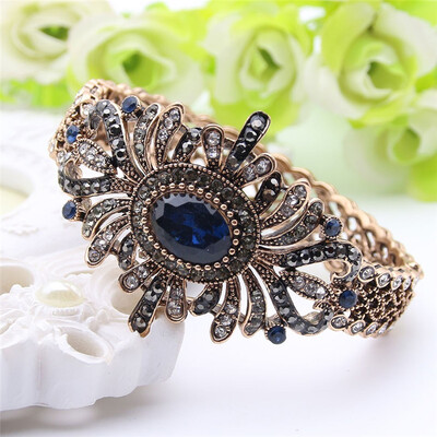 Exquisite Turkish Women Antique Gold Color Bangle&Bracelet Resin Rhinestone Jewelry Bangles Hollow Flower Pulseirsa Feminino
Exquisite Turkish Women Antique Gold Color Bangle&Bracelet Resin Rhinestone Jewelry Bangles Hollow Flower Pulseirsa Feminino