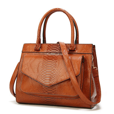 Vintage Women Shoulder Bags pu leather top quality luxury brand designer famous shoulder bag fashion Serpentine Casual handbag
Vintage Women Shoulder Bags pu leather top quality luxury brand designer famous shoulder bag fashion Serpentine Casual handbag