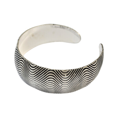 Idealway Tibetan Silver Alloy Carving Stripe Wide Adjustable Cuff Bangles Women Jewelry
Idealway Tibetan Silver Alloy Carving Stripe Wide Adjustable Cuff Bangles Women Jewelry
