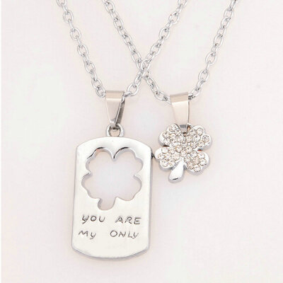 1 Pair Cute Couple Lovers Choker Rhinestone Four Leaf Clover Pendant Chain Necklace
1 Pair Cute Couple Lovers Choker Rhinestone Four Leaf Clover Pendant Chain Necklace