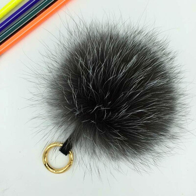Genuine Silver Fox Fur Pompoms Keychain Real Silver Fox Fur Ball Women Accessories Fluffy Fox Pom Pom Fur Bag Charm
Genuine Silver Fox Fur Pompoms Keychain Real Silver Fox Fur Ball Women Accessories Fluffy Fox Pom Pom Fur Bag Charm