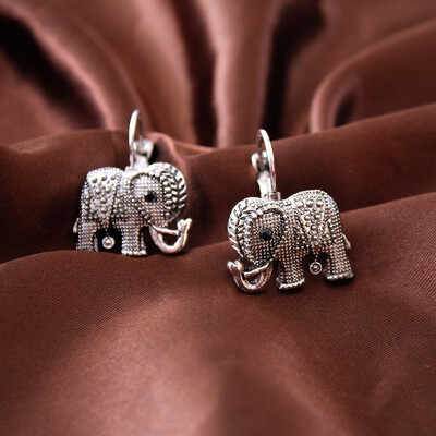 Fashionable antique animal earrings jewelry womens charming elephant earrings jewelry wholesale Christmas presents
Fashionable antique animal earrings jewelry womens charming elephant earrings jewelry wholesale Christmas presents