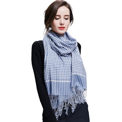 Baoshengxiang wool scarf female winter thickening wild plain color scarf shawl male gift box camel c8002
Baoshengxiang wool scarf female winter thickening wild plain color scarf shawl male gift box camel c8002
